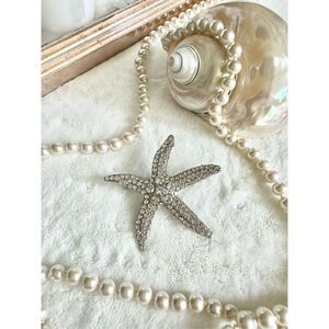 Silver color rhinestone starfish brooch ￼